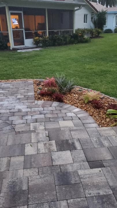 Landscaping services in Lake Worth FL by Domi Landscape